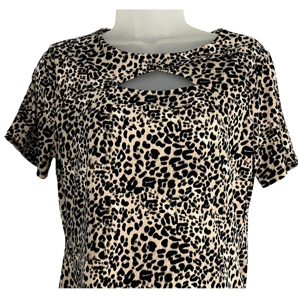 Vince Camuto Stretch Jersey Womens Top M Short Sleeve Y2K Mob Wife Leopardcore